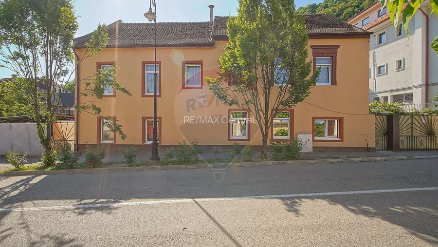Proprietate rară în centrul Râșnovului, cu spațiu comercial - 42