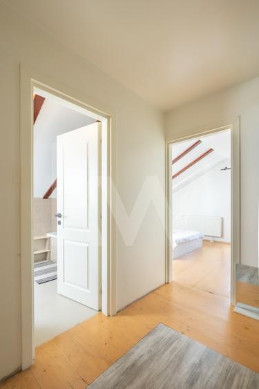 De vânzare: Apartament la etajul 1 cu pod finisat + 2 parcări