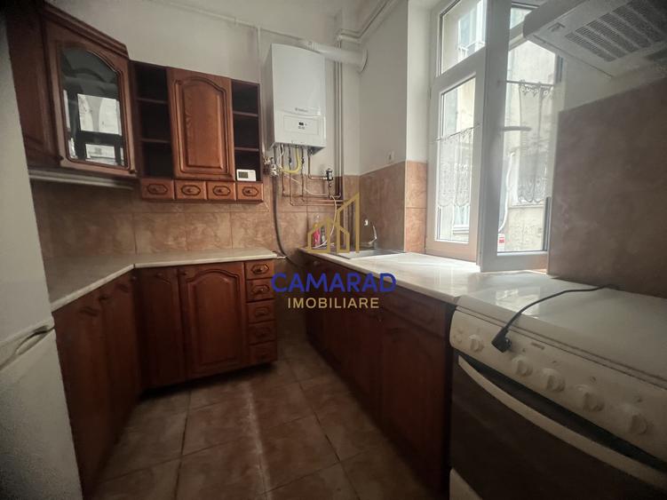 Apartament de închiriat în Piața Victoriei, 115 mp, centrală proprie