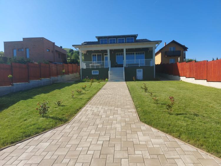 Casa individuala in Salicea P+M finisata mobilata in Salicea