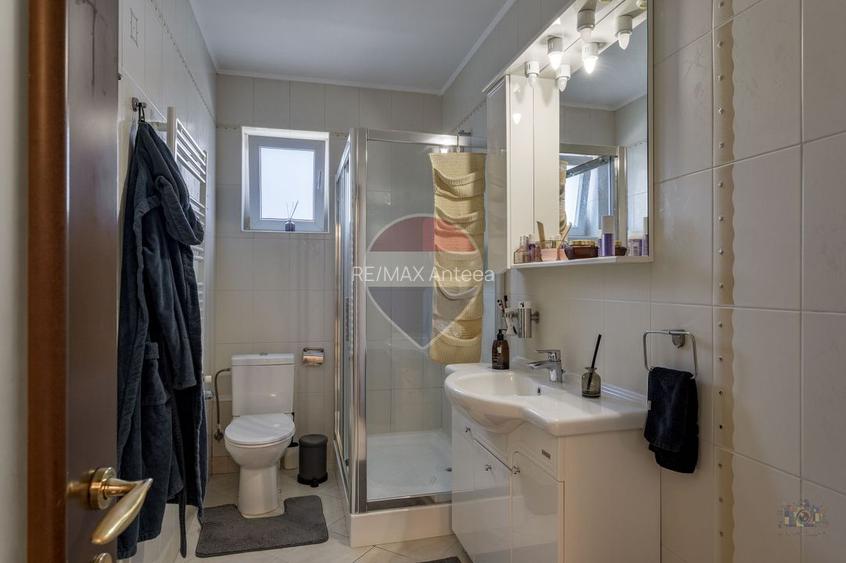 Vilă renovată P+1+M  | Foișor vitrat, grădină și jacuzzi - 10