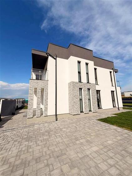 Casa Premium in Cristian, predare la cheie, 4 camere, 3 bai, pompa de caldura, T