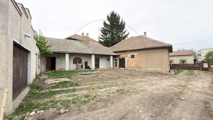 Proprietate cu 2 case | Teren 546 mp | Str. Albinelor Nr.18 - Carei