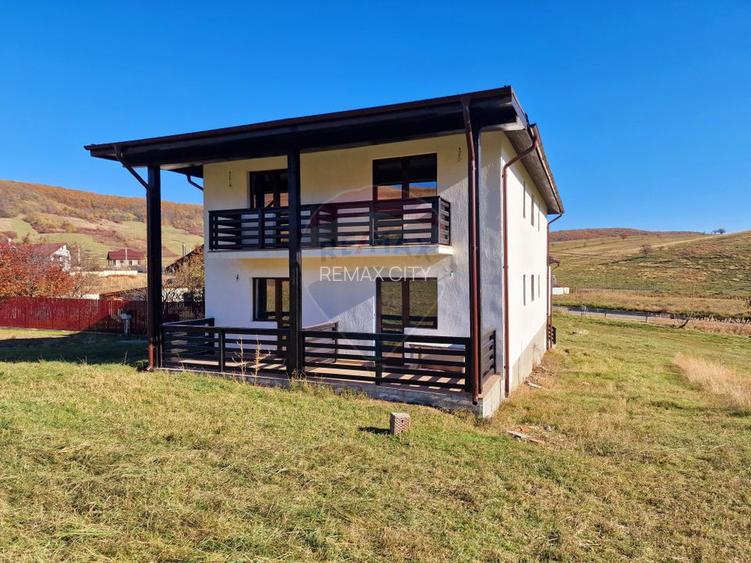 Casă / Vilă cu 8 camere de vânzare în zona Balaur - 57