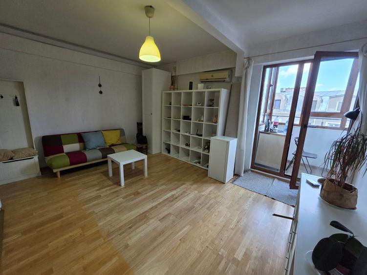 Calea Calarasilor, chiar pe Delea Veche, bloc 2010, loc parcare, centrala