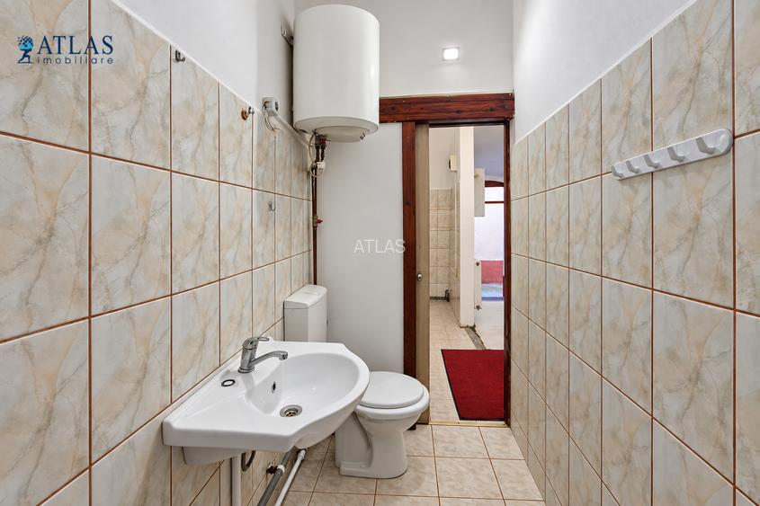 Piata Sfatului, 41 mp., ideal regim hotelier, de renovat la interior, acces usor