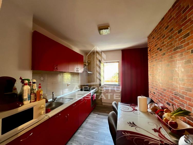 Apartament 3 camere,etaj 3,zona UMT