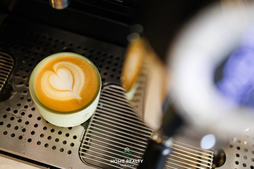 Afacere/cafenea de vînzare în Timișoara - Pța Unirii.