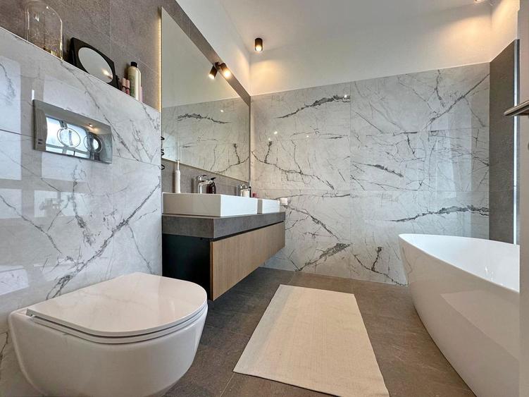 Apartament Premium cu 3 Camere – Vedere Panoramică către munți și oraș
