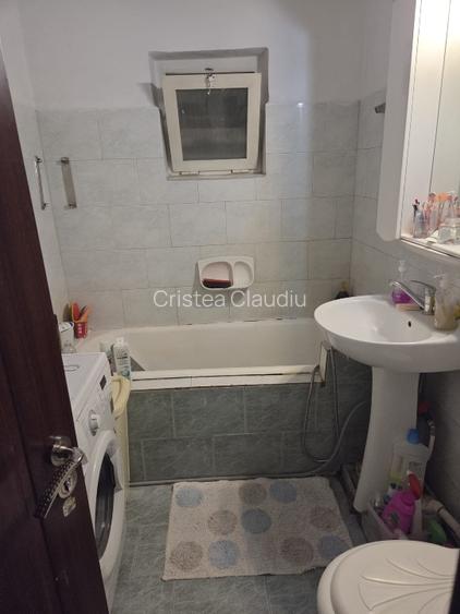 APARTAMENT 3 DECOMANDATE 2 BAI ROVINE intre Lic. Arghezi si Damarin - 5