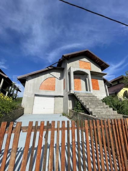 Casă la Roșu - 270 MP - Vedere Panoramică - Fălticeni
