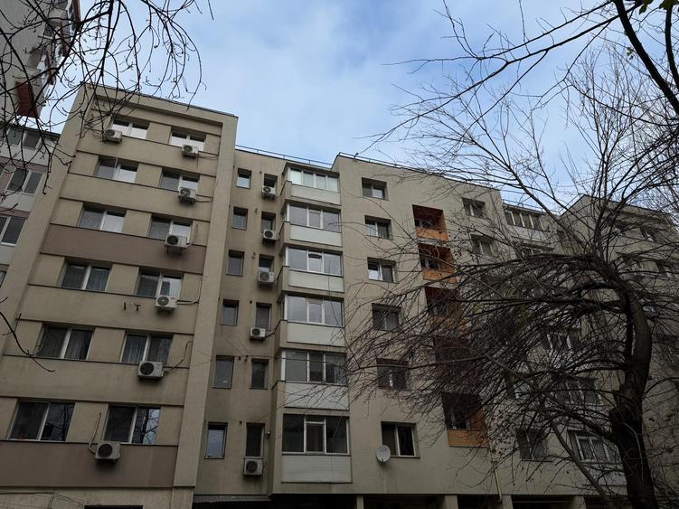 Apartament cu centrala pe gaze  et 4/10  4 min de metroul Stefan cel Mare