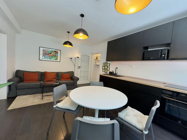 0 % comision Apartament modern 3 camere etaj 2/3, locatie Centrala