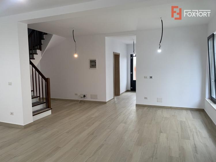 Duplex cu 5 camere si teren de 350 mp, zona Dumbravita