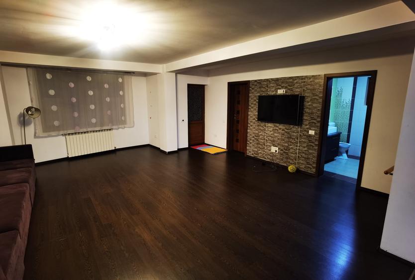 Navodari(Centru)- Casa D+P+2+T, construcție solidă, disponibila imediat