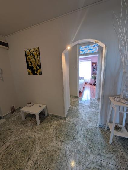 Calitate și spațiu: elegant, 90 mp, 1989, centrală proprie, parcare, priveliște