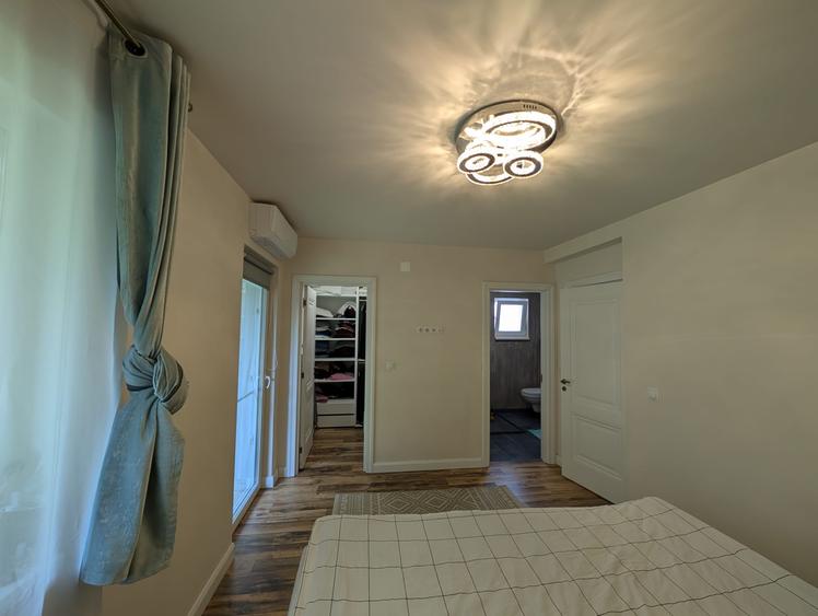 Duplex cu demisol si 2 terase, ultrafinisat, zona linistita, Floresti