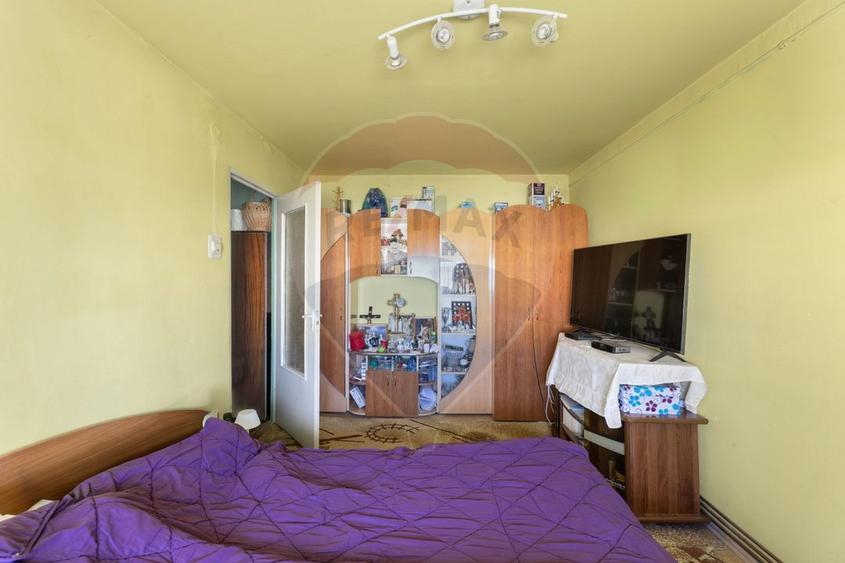 Apartament cu 3 camere de vânzare - zona Aurel Vlaicu