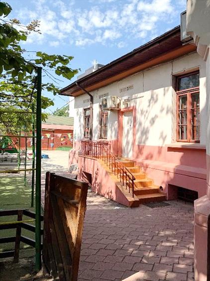 Casa de inchiriat cu teren 800 mp zona Mall VItan, ideal gradinita, after-school