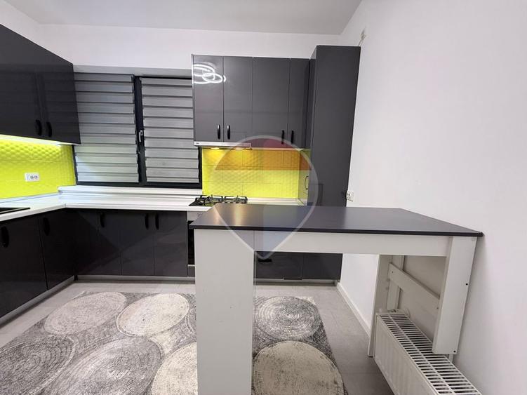 Vilă modernă de vânzare | 4 camere și terasă | Curte amenajată | Ulmi