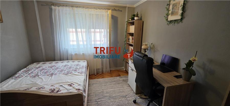 Apartament de vanzare cu 3 camere in Cetate