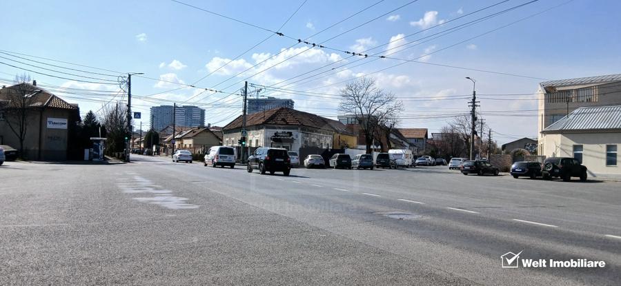 Casa in zona semicentrala, singur in curte, acces auto, spatiu mare de parcare