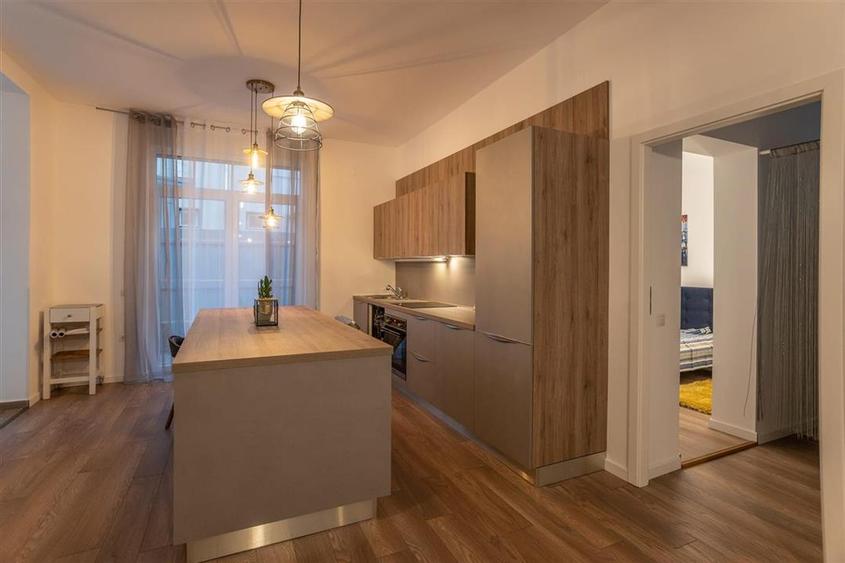 Apartament de LUX 3 camere si curte Parcul Sub Arini
