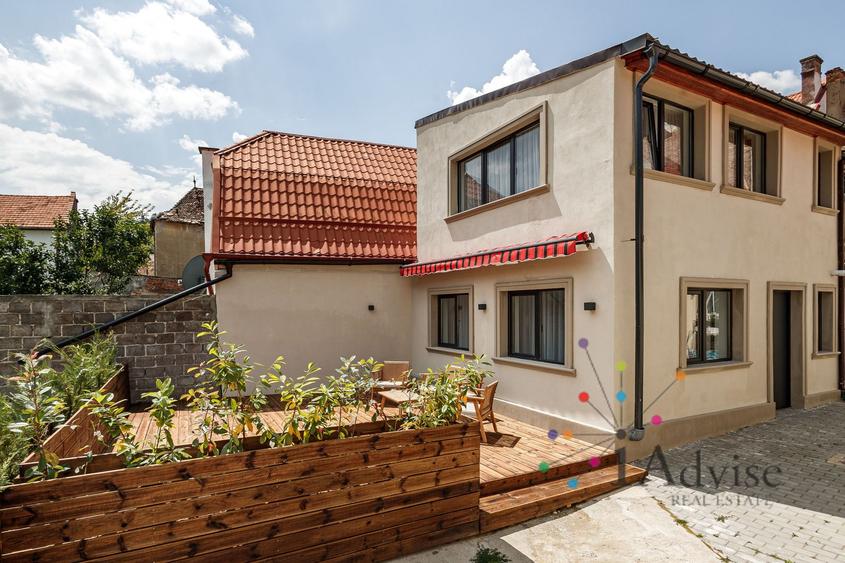 CORP DE CASA TIP BOUTIQUE CU TERASA PANORAMICA IN CENTRUL ISTORIC AL BRASOVULUI