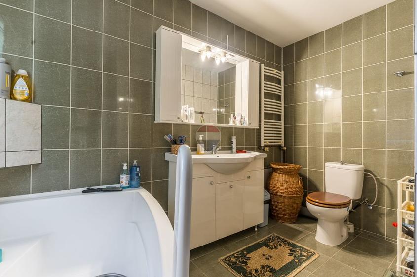 Casă/Vilă cu 5 camere de Vânzare, 870mp Teren, Bucium -3 Sarmale