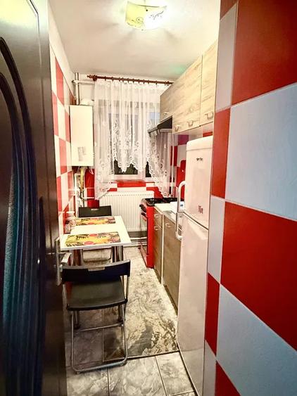 Apartment 2 camere, semidecomandat, 44 mp, centrala proprie, ac, parcare, Inel 2