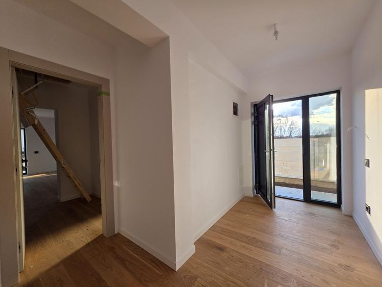 Casă individuală pe parter 105mp utili, teren 520mp, Stupini
