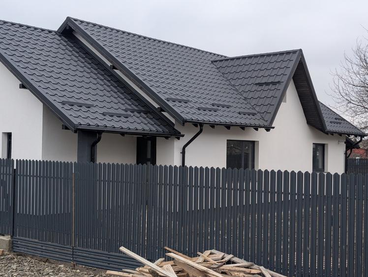 Casa Lilieci 3 dormitoare 2 băi, terasa + beci, canalizare