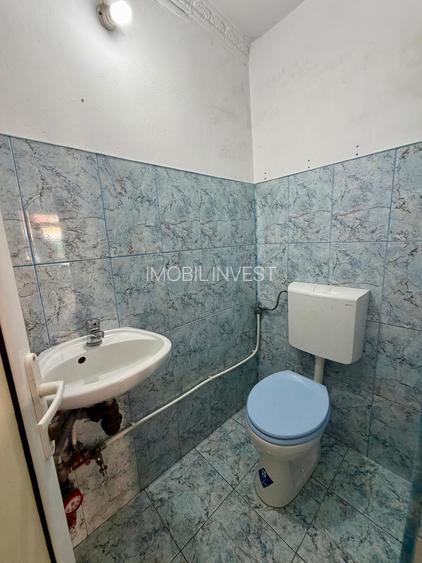 Spațiu comercial de închiriat cu 2 încăperi, 25 mp, Cetate - 2