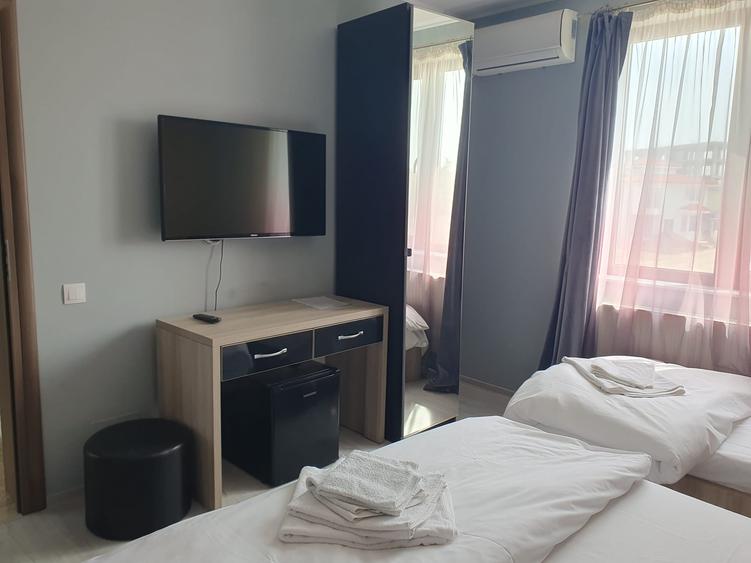 Vila p+2 in Mamaia Sat de vanzare,9 camere ,10 bai,3 bucatarii,posibilitate rate