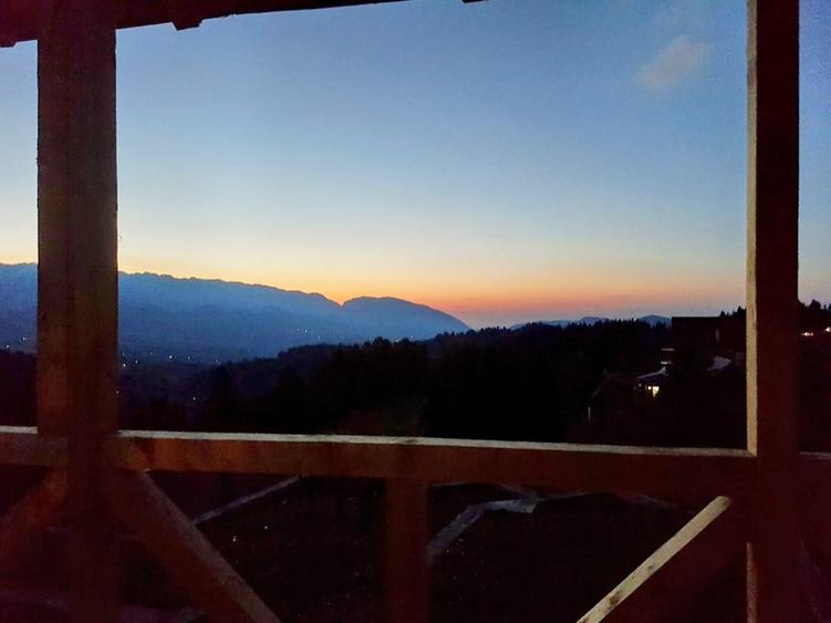 Cabană montană cu panoramă Bucegi & Piatra Craiului – Fundata