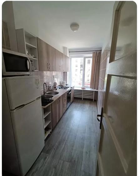 Piata Romana  | 2 Camere | Metrou | AC | Complet Renovat |