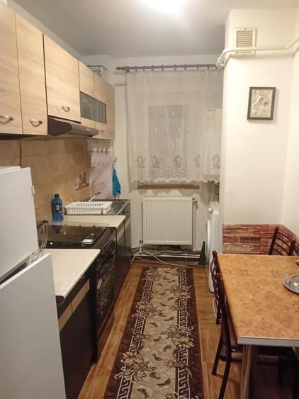 Apartament 3 camere, renovat, CT, instalatii schimbate, etaj 1, Alexandru