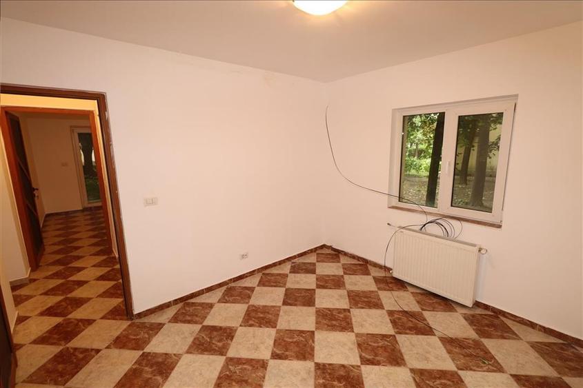 Birouri / Spatiu de inchiriat, zona Alexandru Vlahuta.