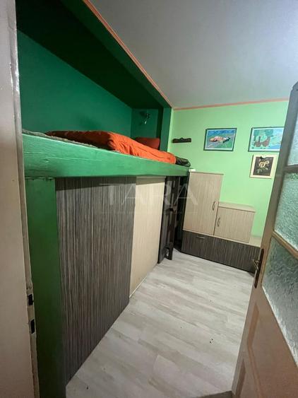 Casă cu două apartamente și teren generos în zona Iulius Mall.