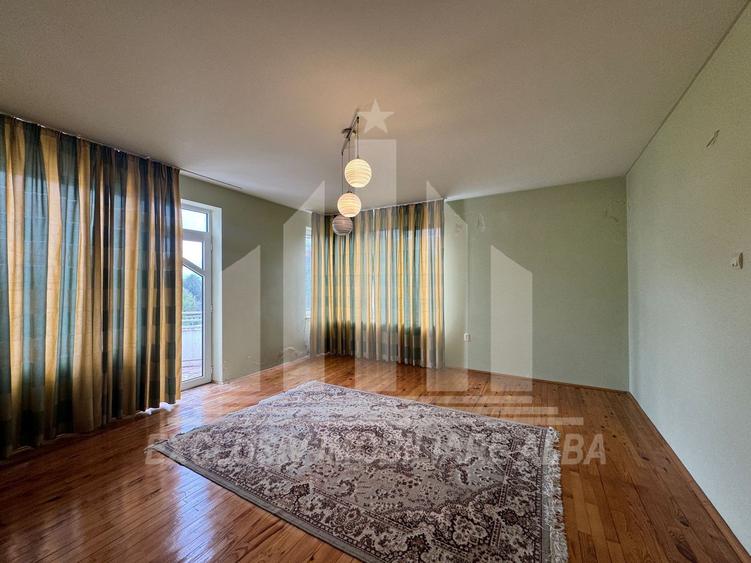 Casa individuala | Pensiune | 380 mp | 1377 mp teren | Cetate