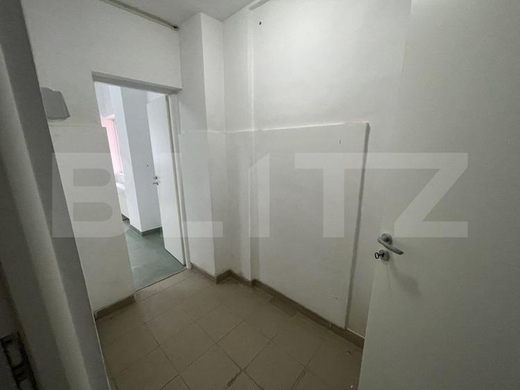 Spatiu comercial + Apartament, , zona Semicentrala