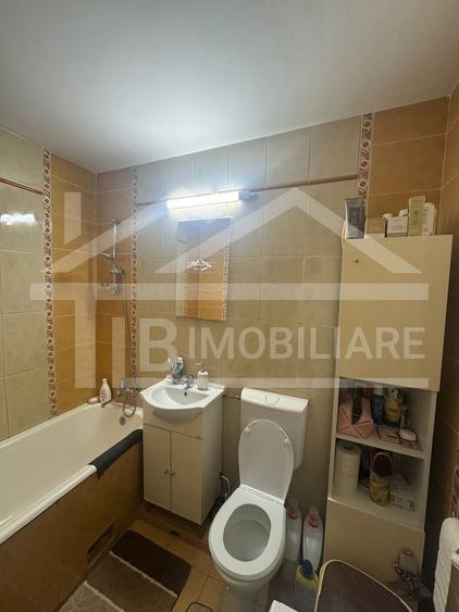 Apartament cu 3 camere, 70 mp, decomandat, garaj, Zona Fortuna