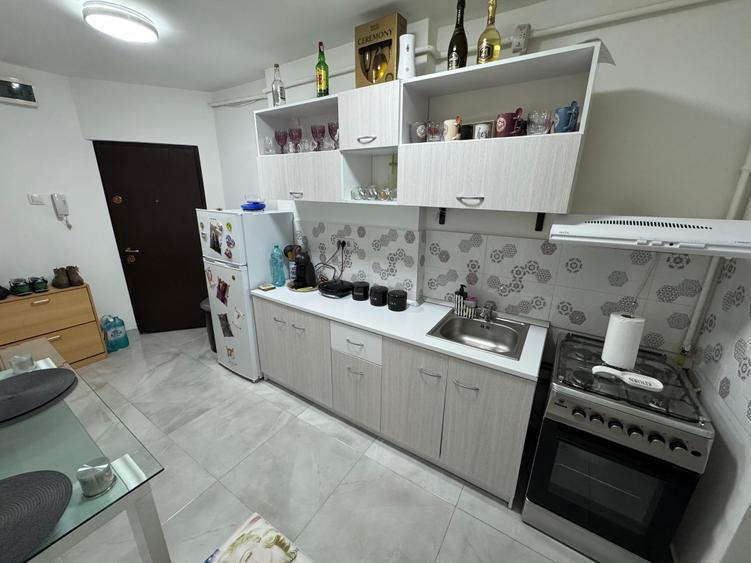 Apartament cu 2 camere renovat - Piata Dacia