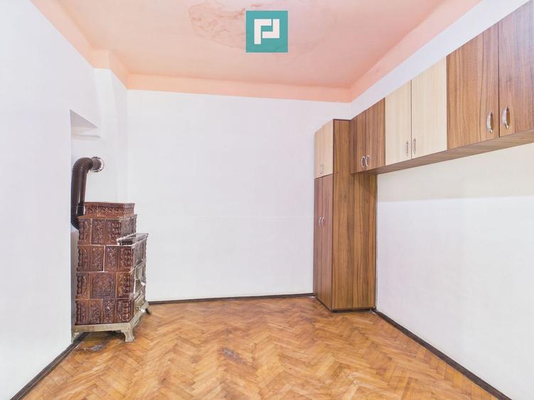 2 case separate + curte 1400 mp – Zona Dâmbovița