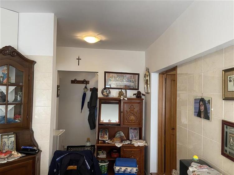 Apartament 2 camere , zona ultracentrala - Piata Moldovei , et 2 , decomandat ,