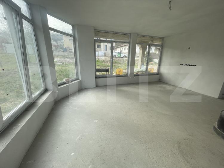 Casa individuala semifinisata, 4 camere, 10 ari teren si garaj