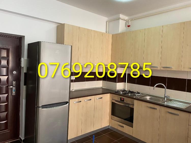 Vând apartament 2 camere, pozitionare excelenta.