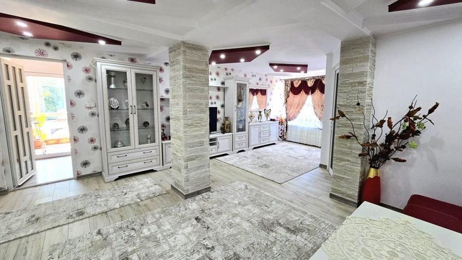 De vânzare casa str Șoimoșeni