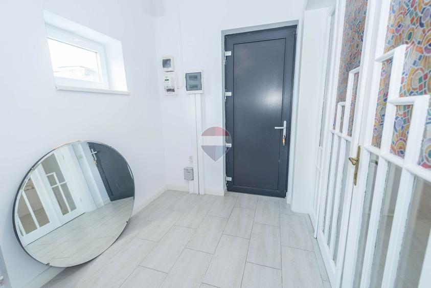 Apartament de inchiriat, 137 mp, central, curte proprie