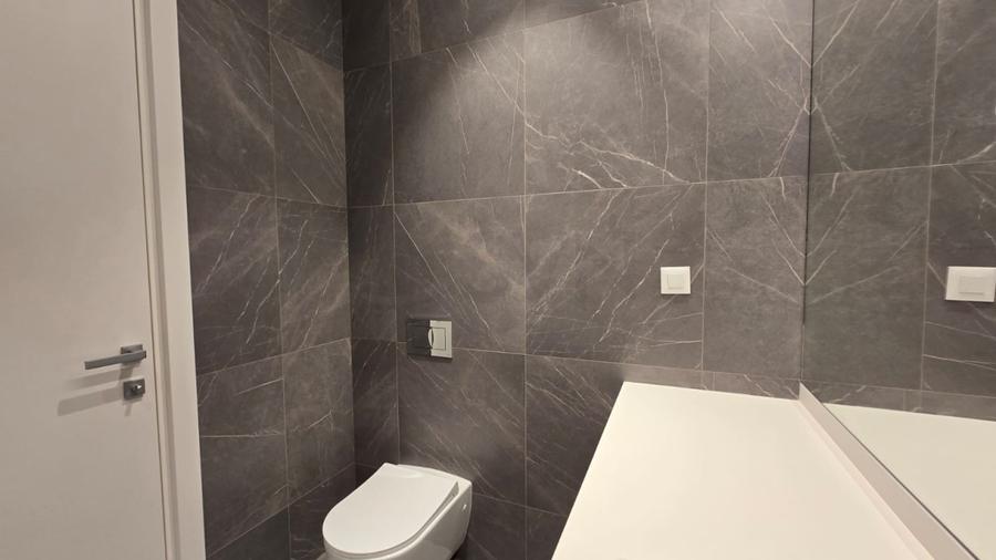 REA1020985 Apartament cu 2 Camere cu loc de parcare
